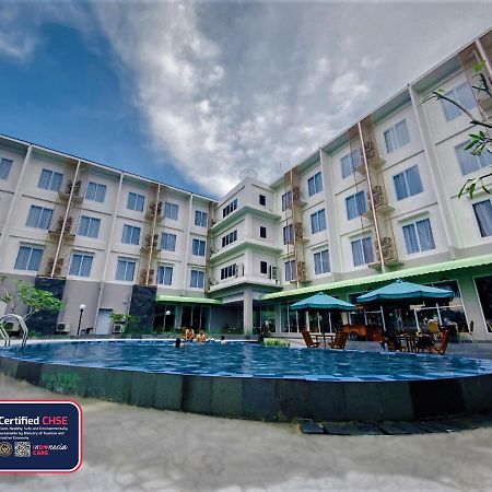 Patra Dumai Hotel Exteriör bild